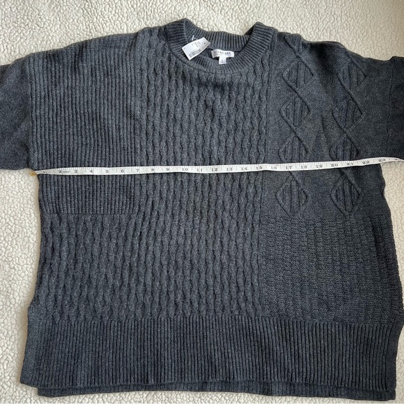 New Reitmans Signature Gray Crew Neck Sweater - Picture 7 of 8
